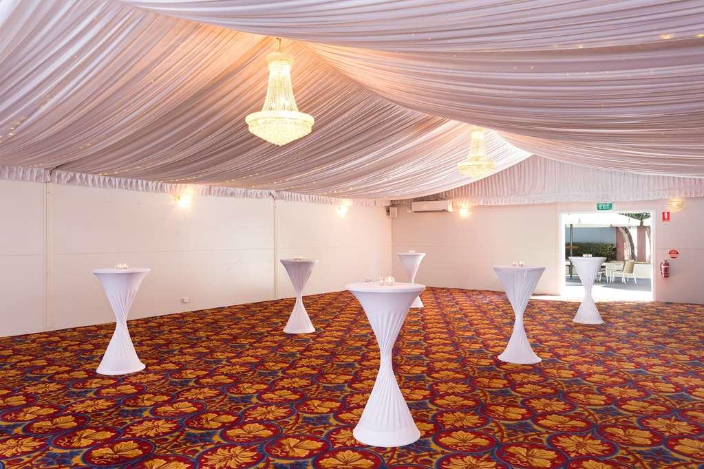 Royal On The Park Hotel 4*