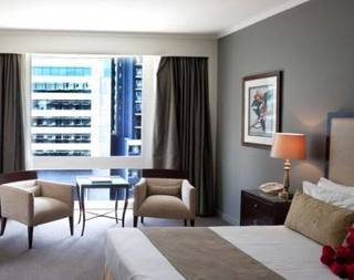 Royal On The Park 4*